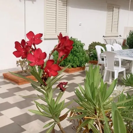 Tea Isola Dino - & - A Mare 3*