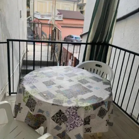 Tea Isola Dino - & - A Mare 3*