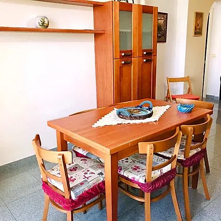 Tea Isola Dino - & - A Mare Otel