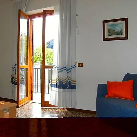 Tea Isola Dino - & - A Mare Otel