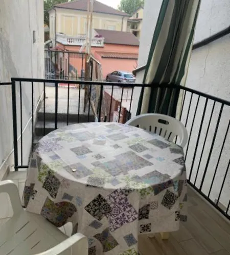 Tea Isola Dino - & - A Mare 3*